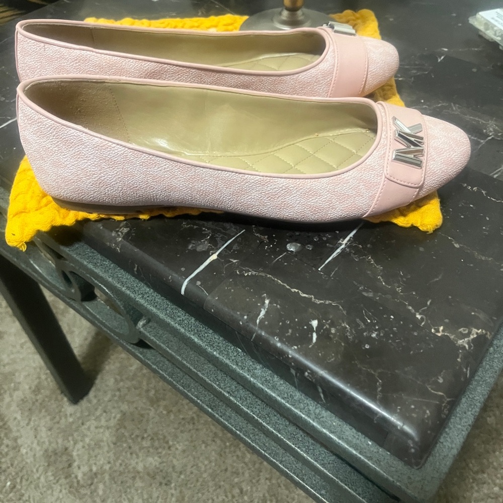 Pink Textured Ballet Flats with Bow